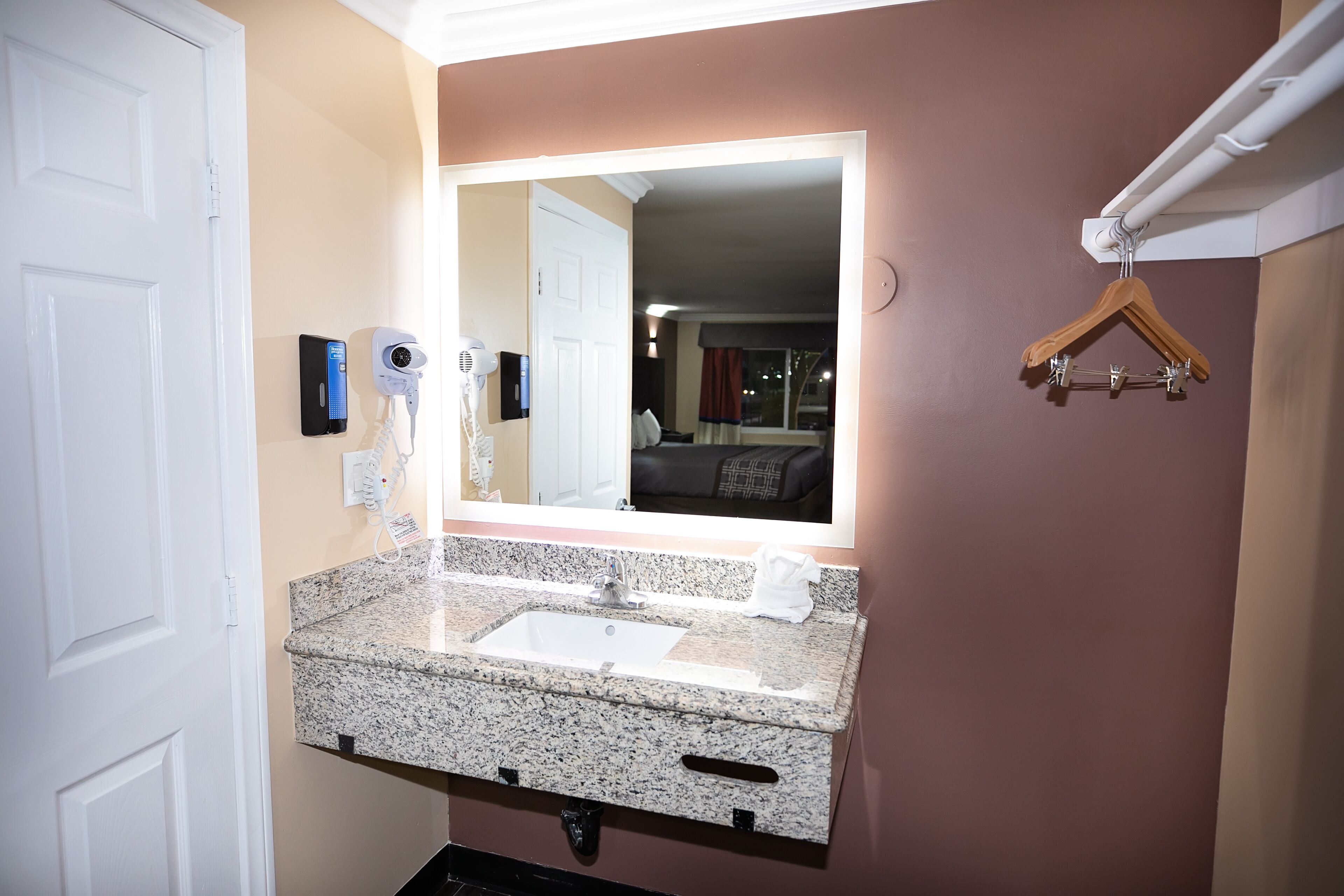 Foto - Rodeway Inn & Suites Bellflower