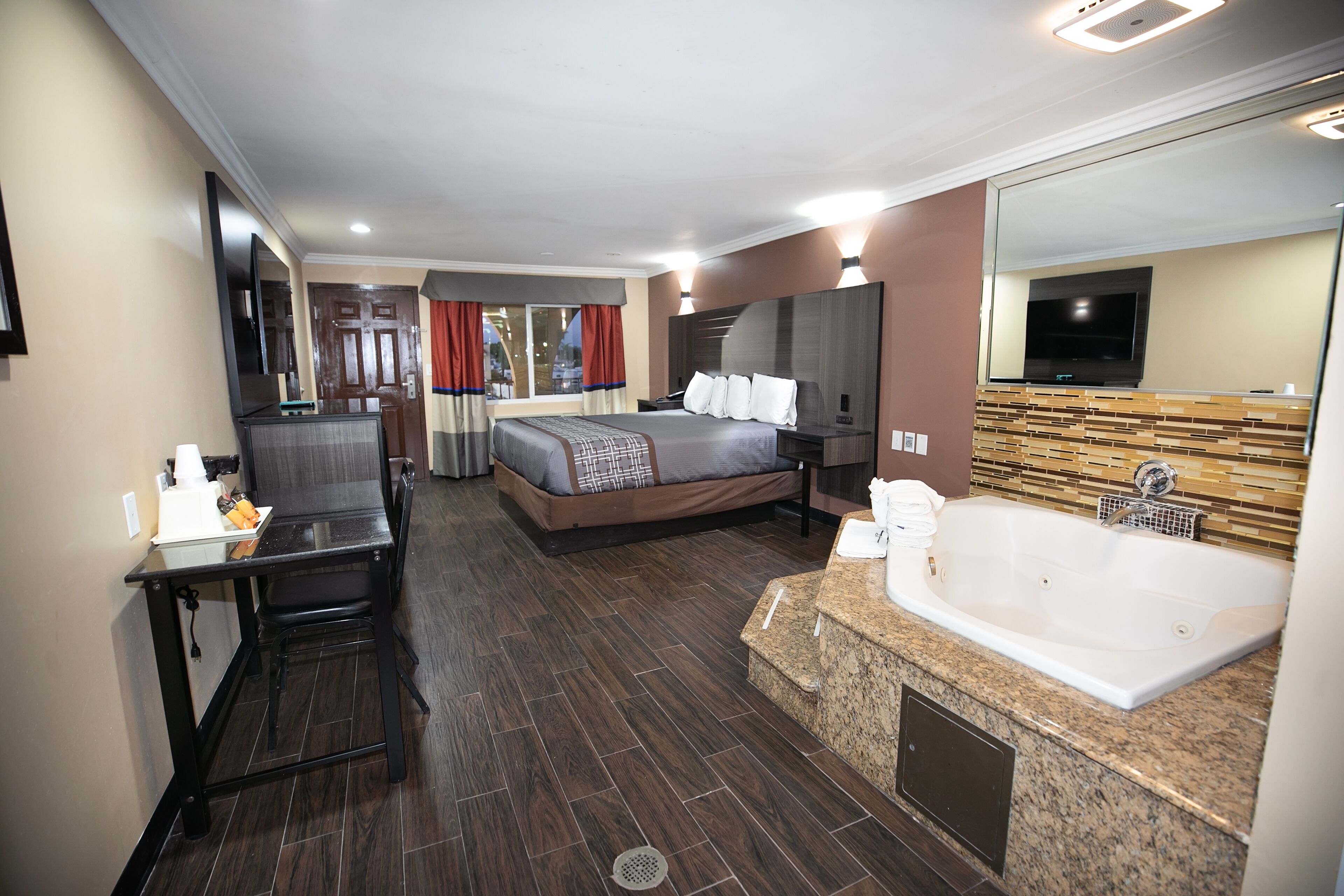 Photo - Rodeway Inn & Suites Bellflower