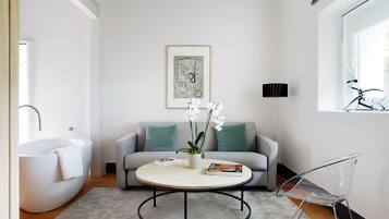 Coffres-forts dans les chambres, bureau, Wi-Fi gratuit, draps fournis