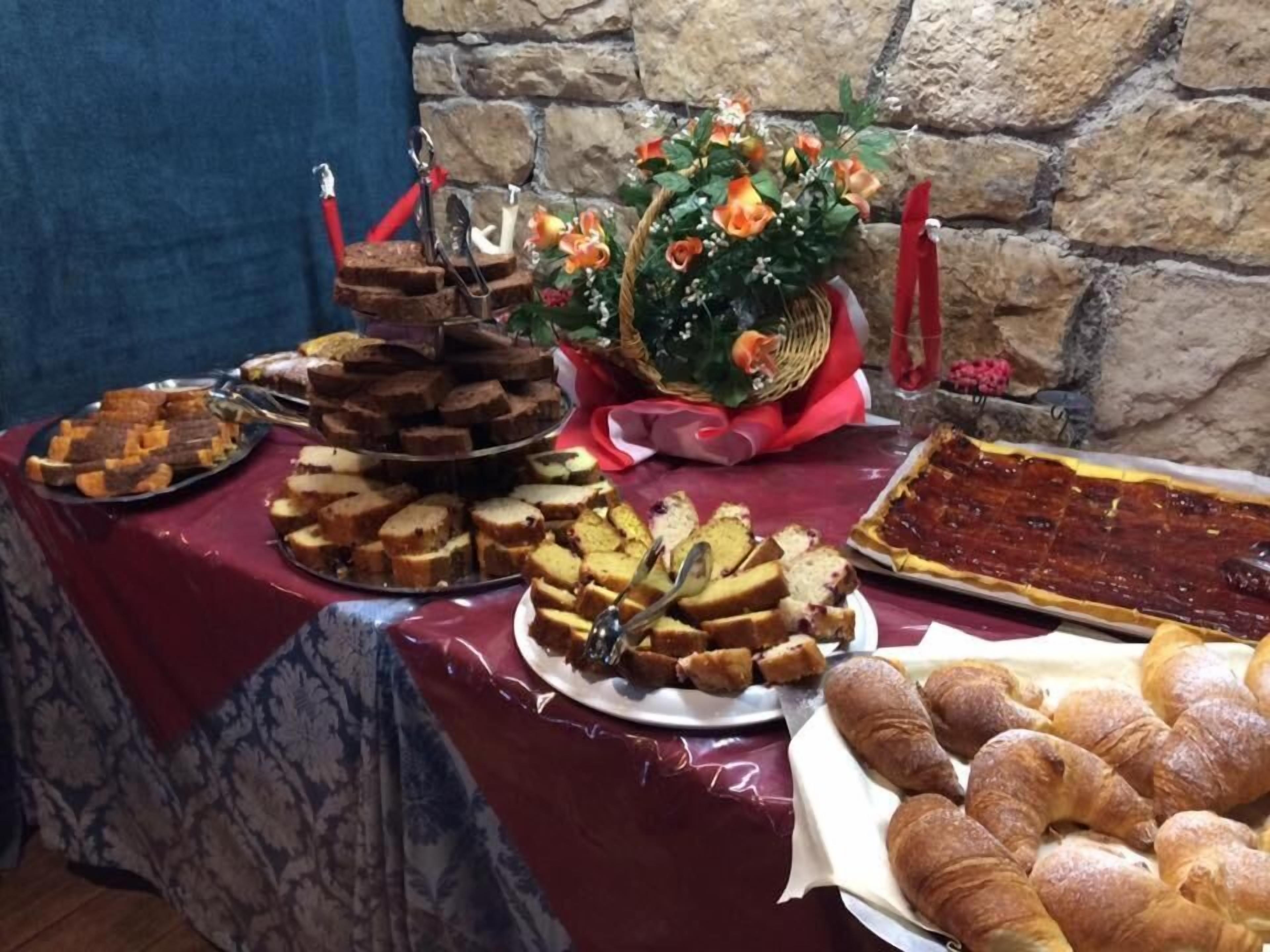 breakfast, lunch, dinner served; local cuisine