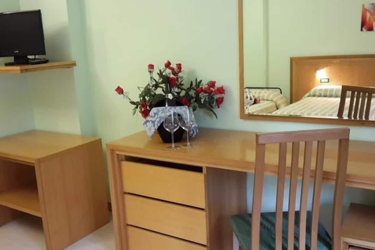 Bureau, draps fournis