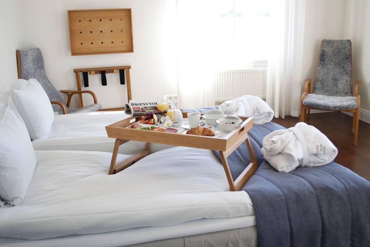 hypo-allergenic bedding, minibar, in-room safe, individually decorated