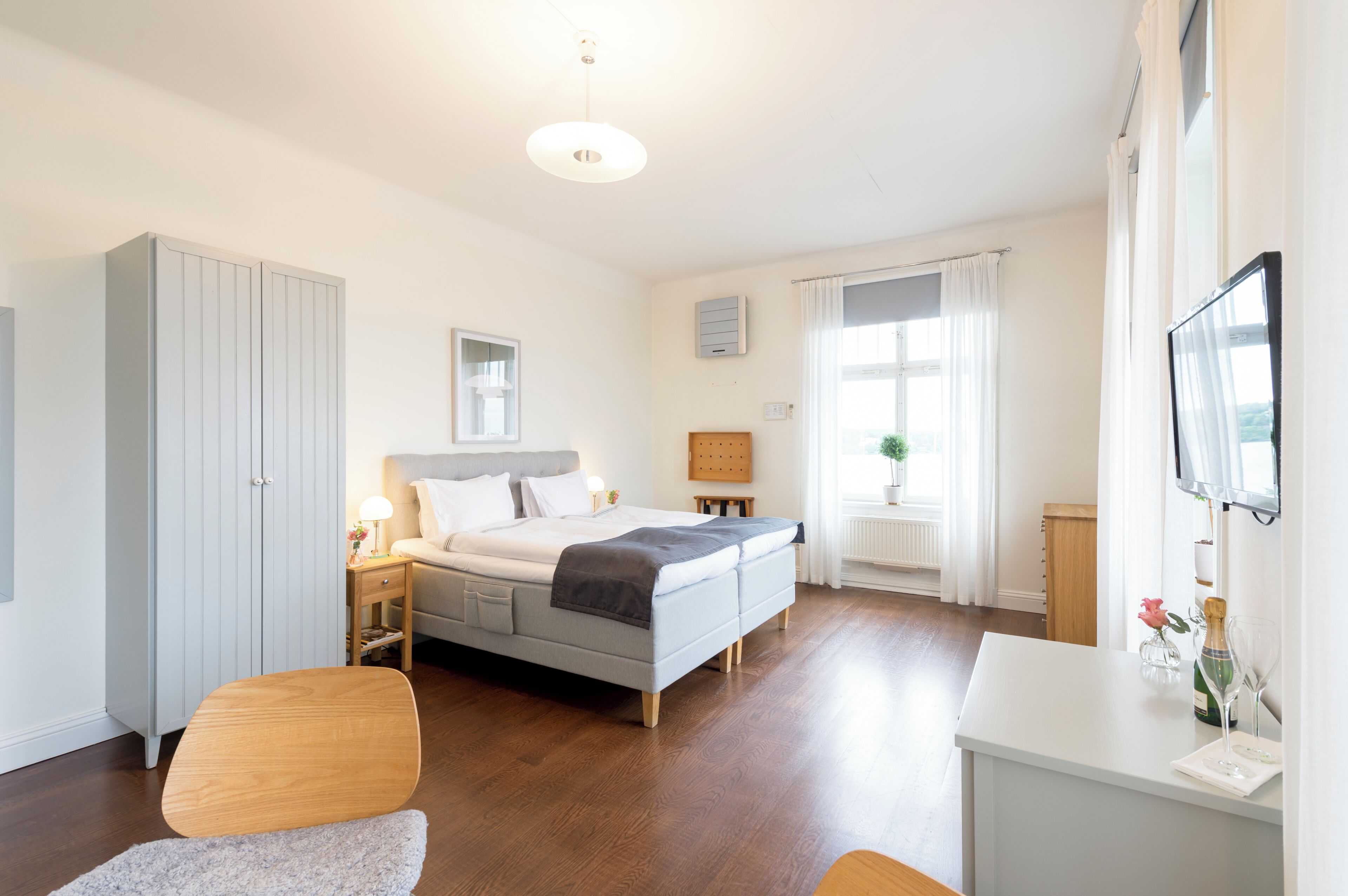 Twin Deluxe med sjöutsikt | Egyptian cotton sheets, premium bedding, minibar, in-room safe