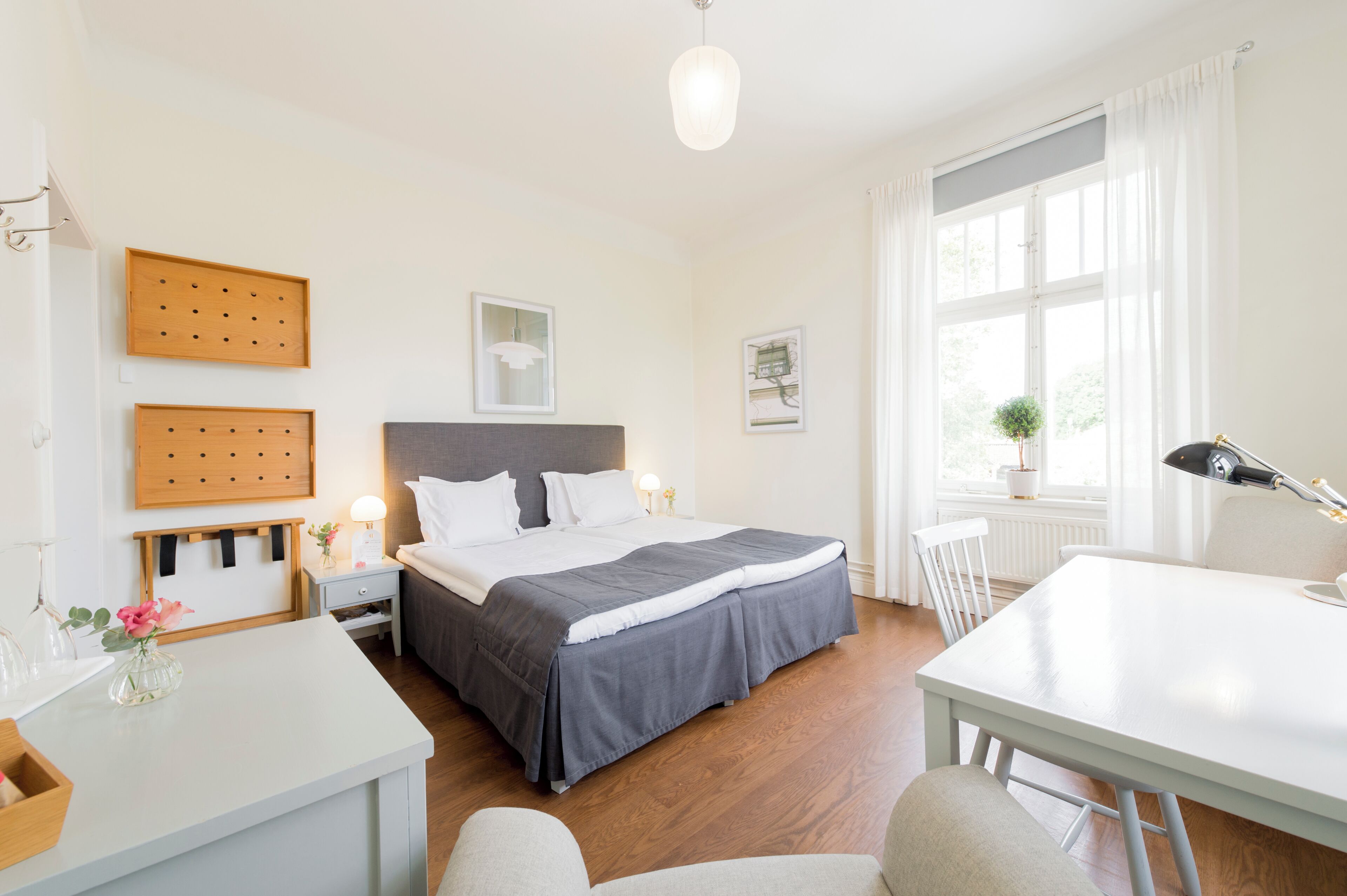 Egyptian cotton sheets, premium bedding, minibar, in-room safe