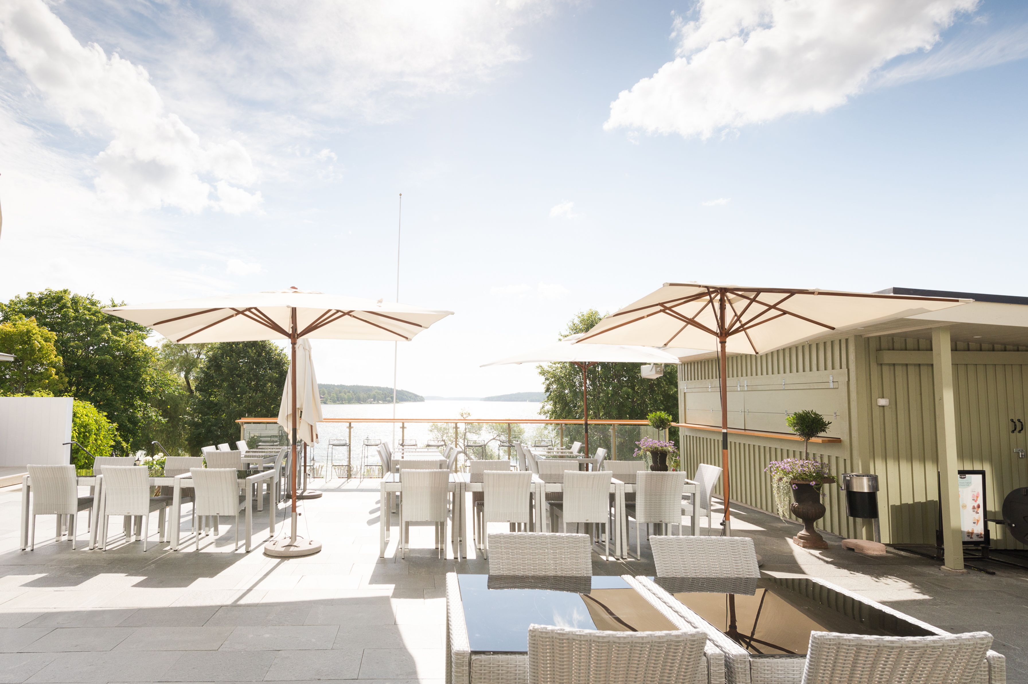 Breakfast, lunch, dinner served; Scandinavian cuisine, beach views 