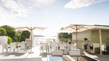 Breakfast, lunch, dinner served; Scandinavian cuisine, beach views