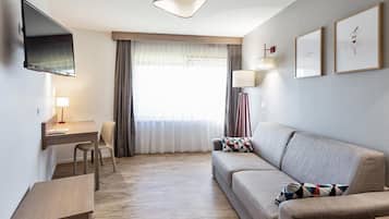1 habitación, escritorio, tabla de planchar con plancha y wifi gratis