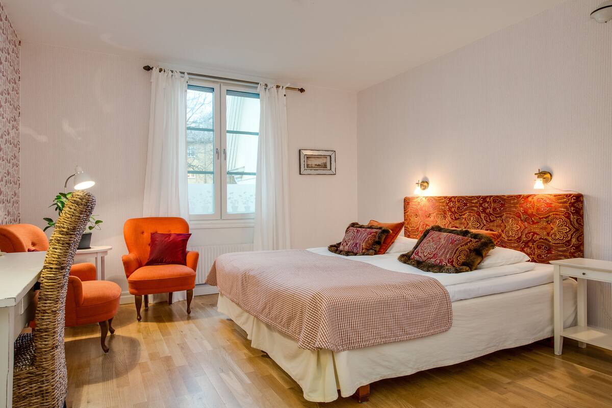 classic double room | individually decorated, individually furnished, free wifi, bed sheets