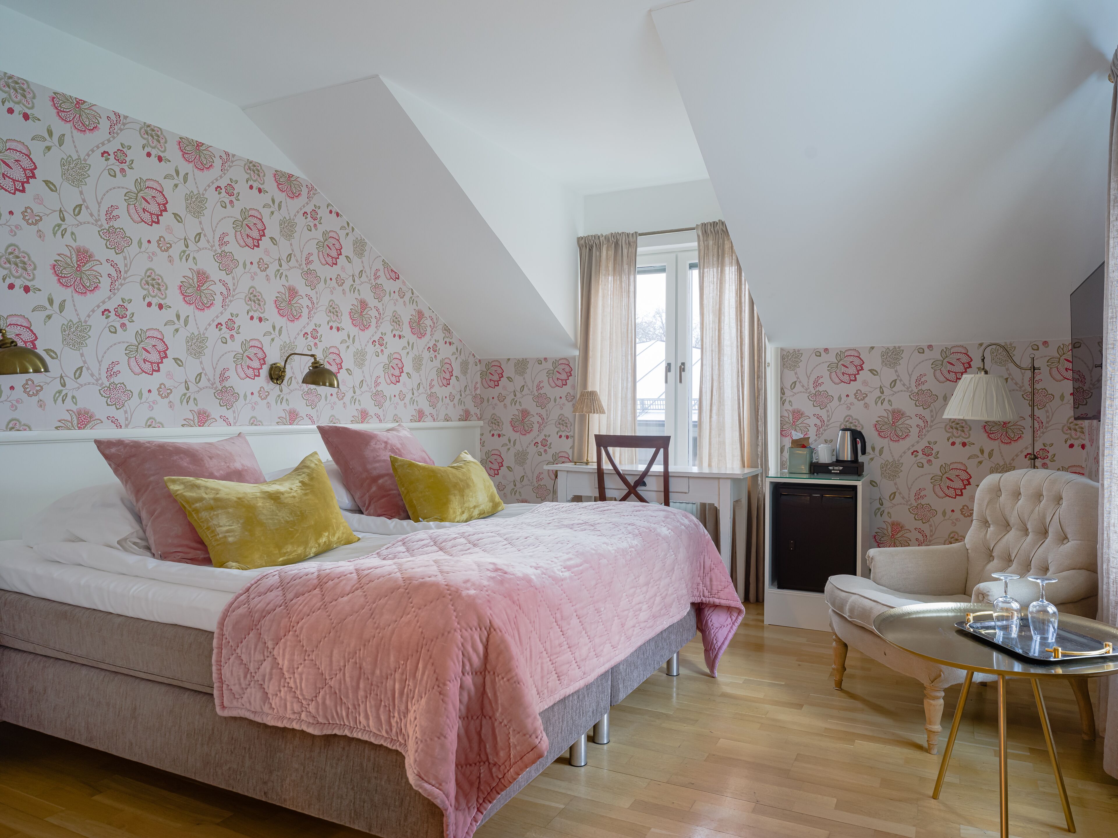 premium double room | individually decorated, individually furnished, free wifi, bed sheets