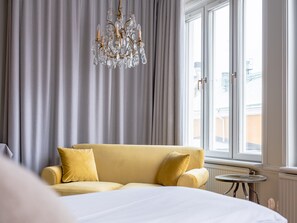 Habitación doble superior | Decoración personalizada, muebles diferentes y wifi gratis