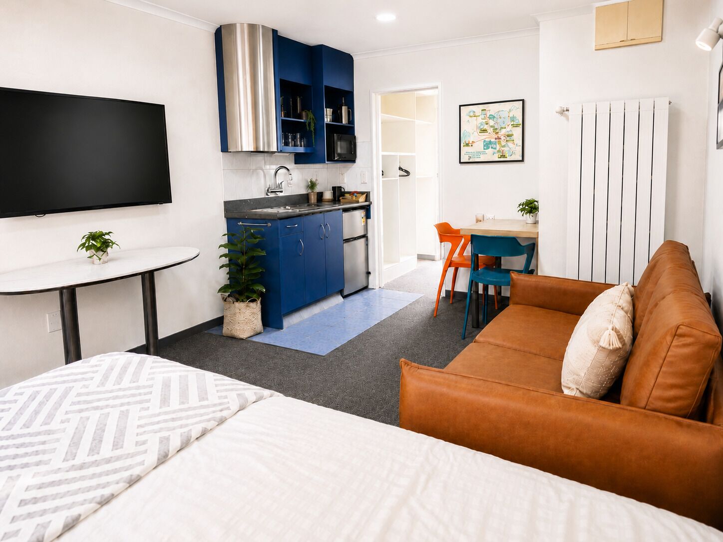 1 chambre, décoration personnalisée, bureau