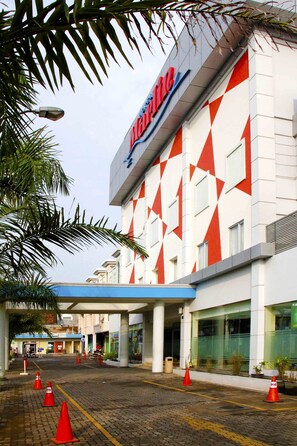 Front of property - Hotel Marlin Pekalongan by Dafam Hotels (Wiradesa)