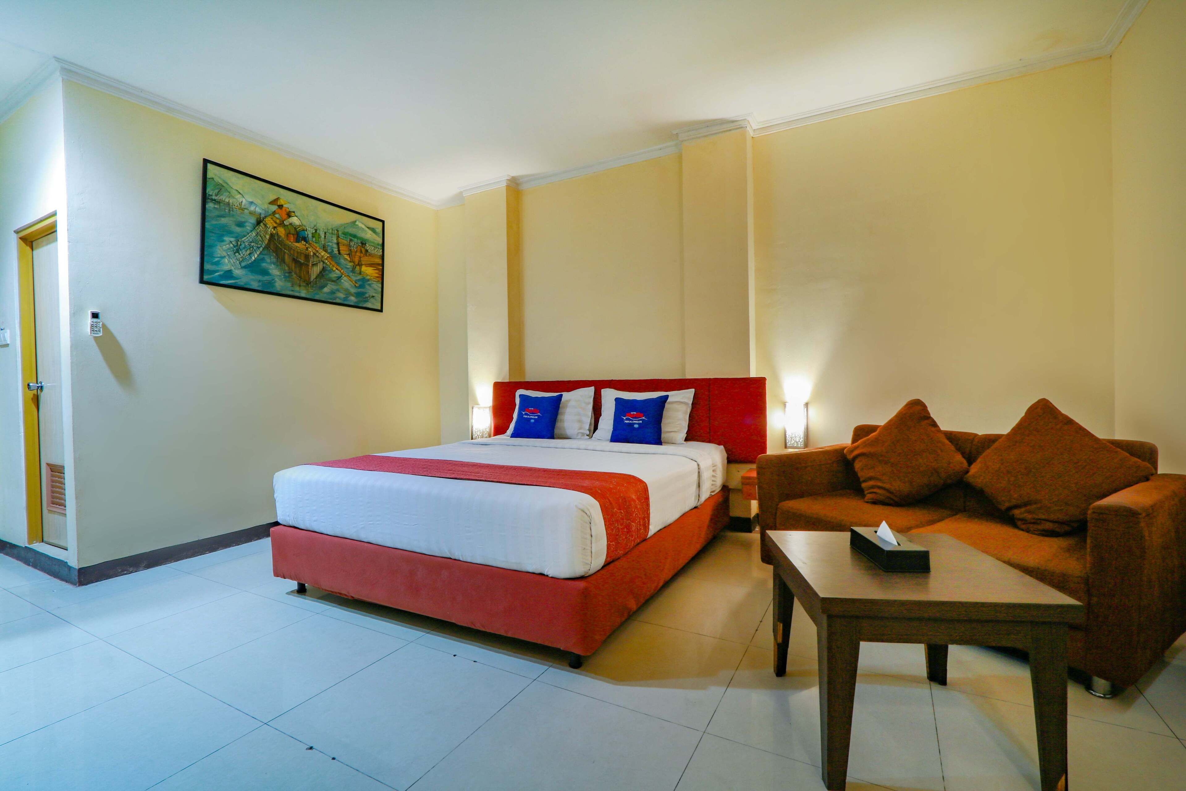 Zimmersafe, Verdunkelungsvorhänge, kostenloses WLAN, Bettwäsche