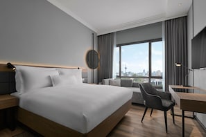 In-room safe, desk, blackout drapes, soundproofing - AC Hotel by Marriott Kuantan (Kuantan)