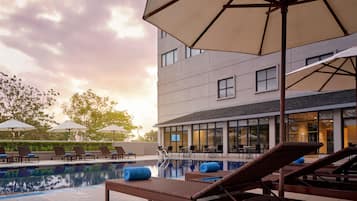 Outdoor pool, pool umbrellas