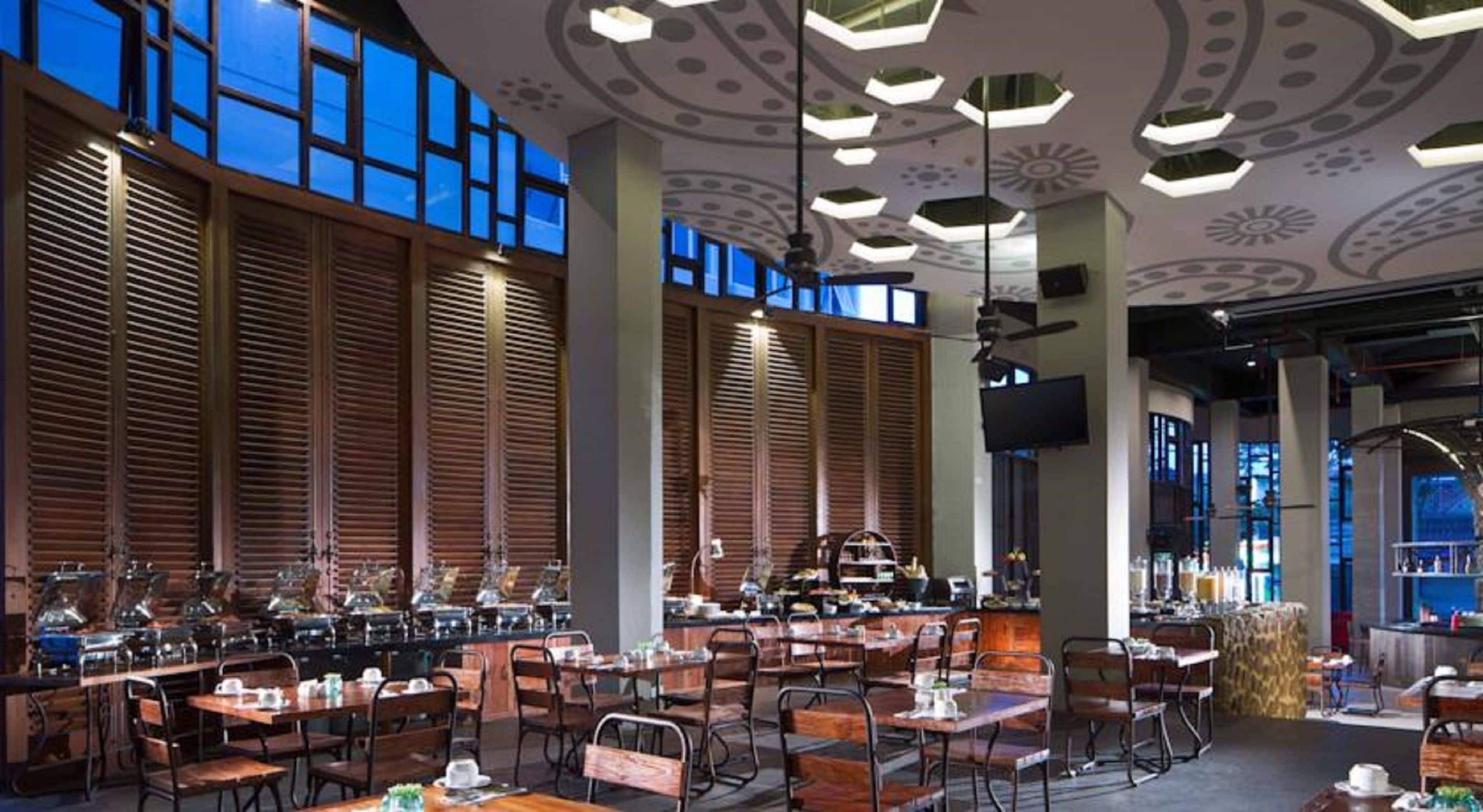 2 restaurants, breakfast, lunch, dinner served; asian cuisine