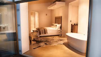 1 bedroom, minibar, in-room safe, bed sheets