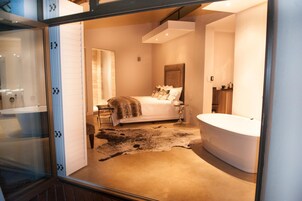 1 bedroom, minibar, in-room safe, bed sheets