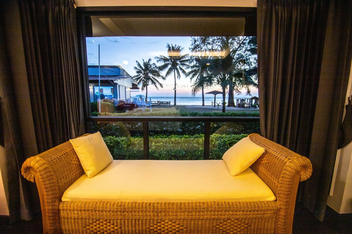 villa | 1 bedroom, in-room safe, desk, rollaway beds