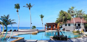 Outdoor pool, open 8 AM to 8 PM, pool loungers