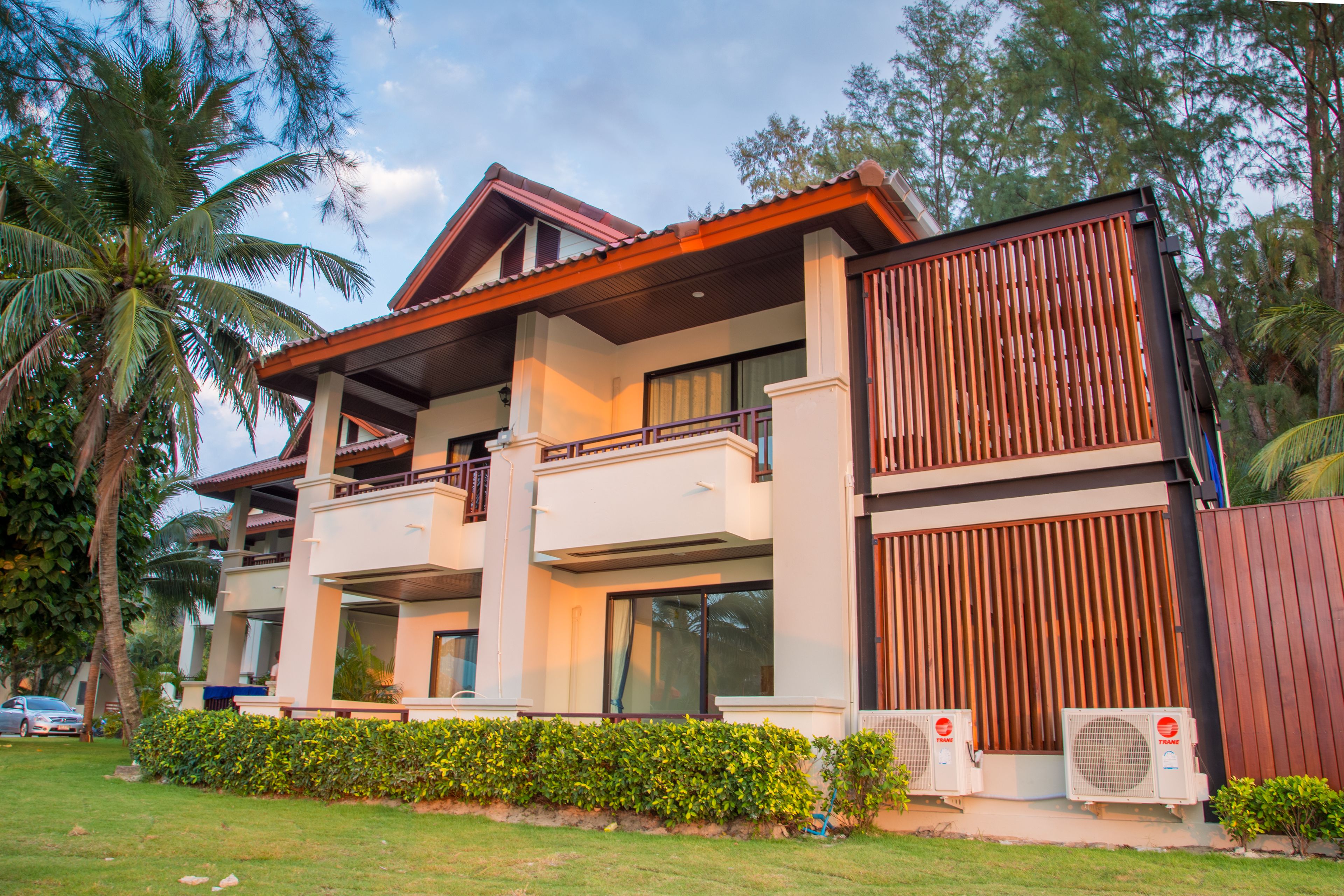 deluxe pool view | view from room