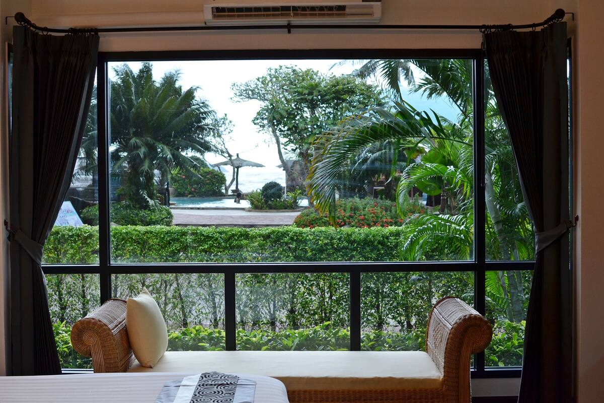 villa | 1 bedroom, in-room safe, desk, rollaway beds