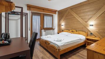 Coffres-forts dans les chambres, Wi-Fi gratuit, draps fournis