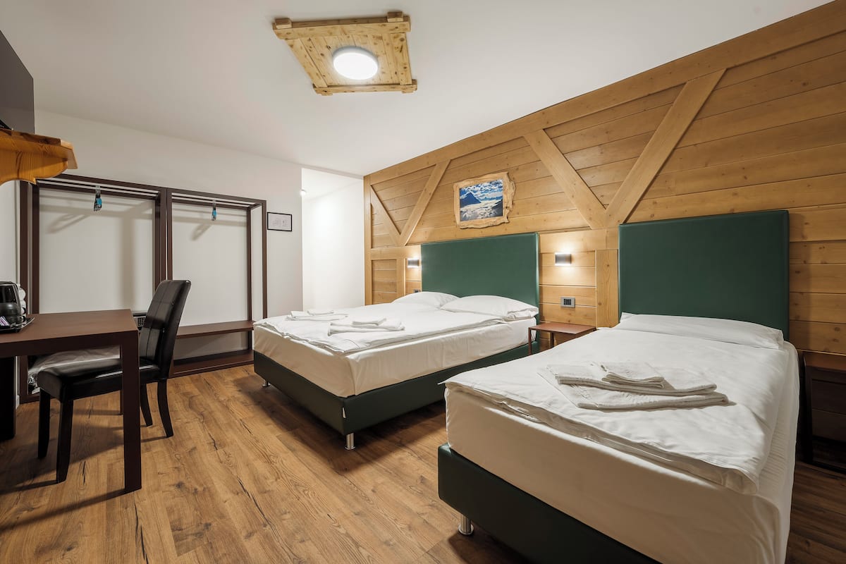 1 bedroom, in-room safe, free WiFi, bed sheets
