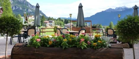 In-room safe, free WiFi, bed sheets