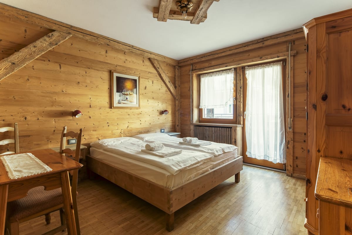1 bedroom, in-room safe, free WiFi, bed sheets