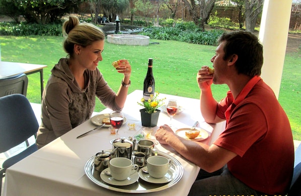 Couples’ dining
