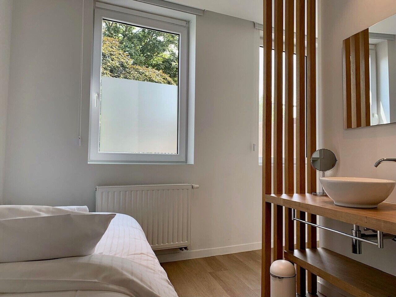 deluxe studio, 1 single bed | premium bedding, individually decorated, individually furnished, desk