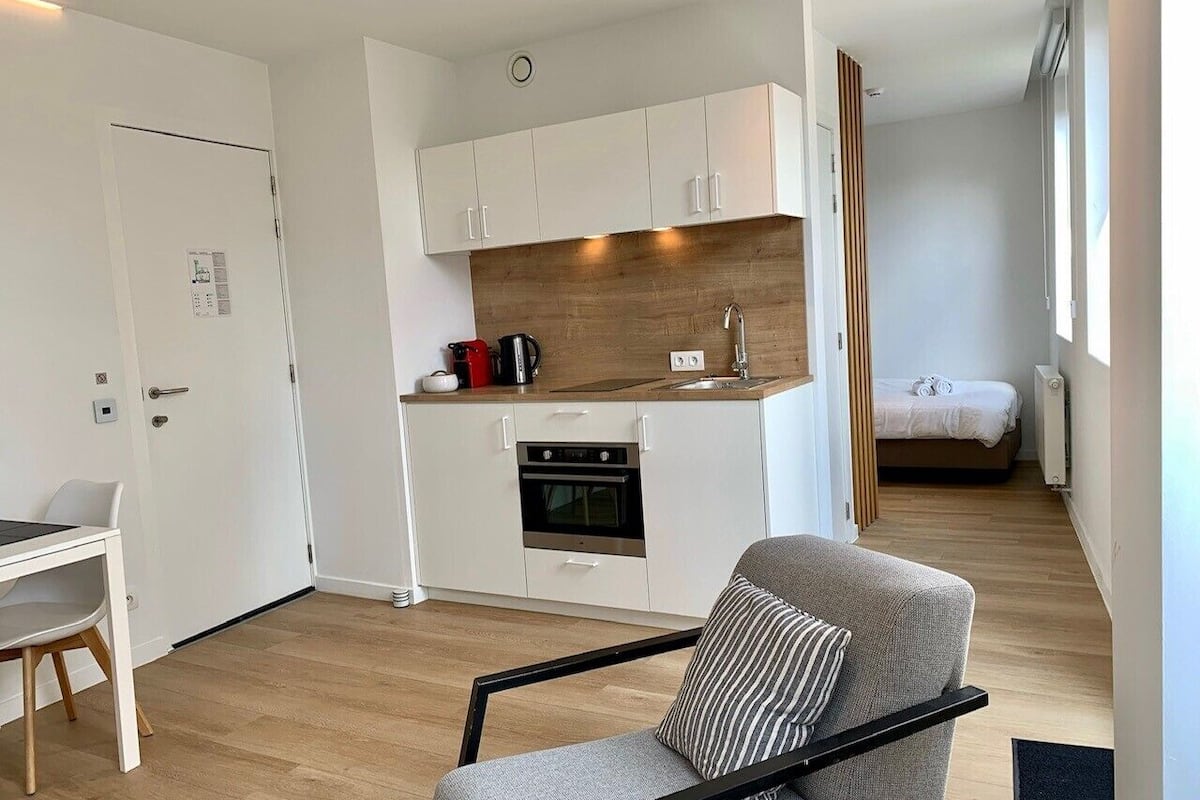 deluxe studio, 1 single bed | private kitchen | full-sized fridge, microwave, stovetop, espresso maker