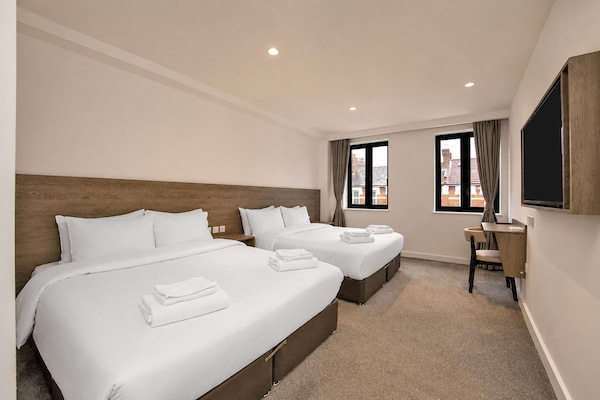 Standard Quad Room | Room amenity