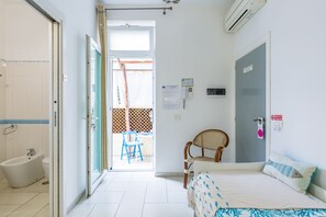 Kamer (Terra) | Verduisterende gordijnen, gratis wifi, beddengoed