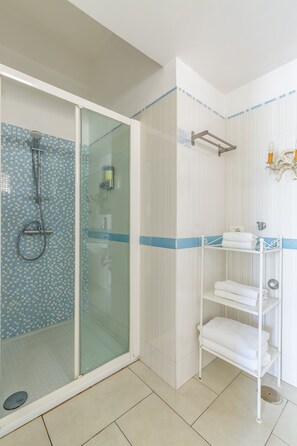 Zimmer (Mare) | Badezimmer