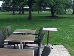 Children’s play area – outdoor