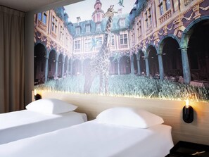 Standard Room, 2 Single Beds | In-room safe, desk, blackout curtains, soundproofing