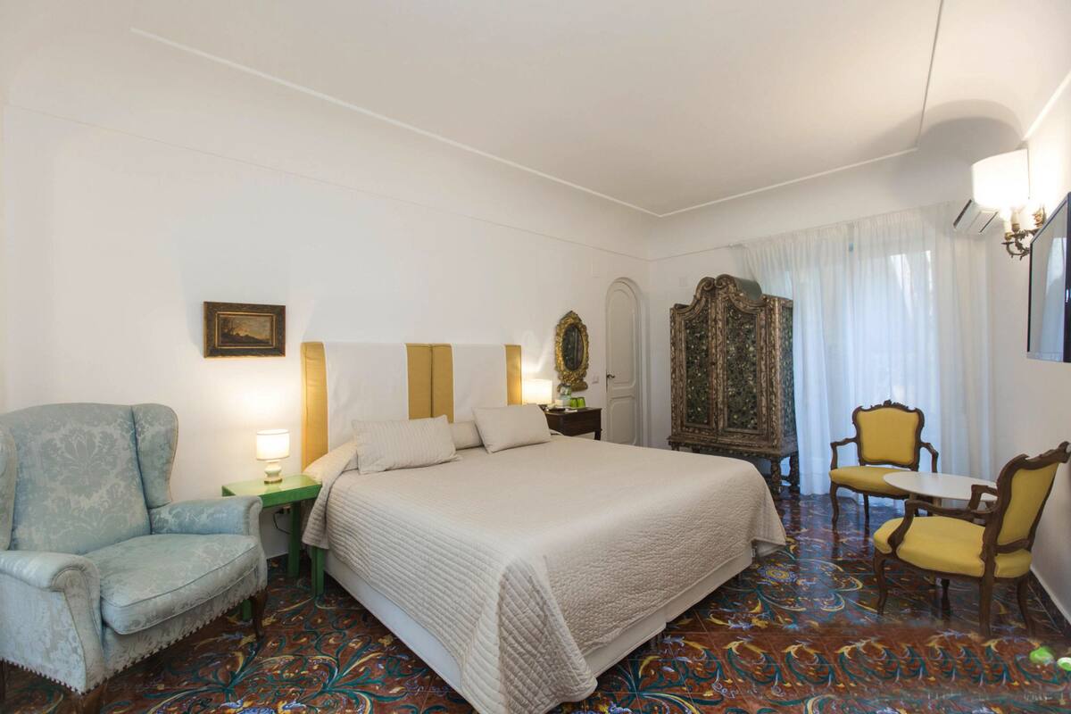 Suite Design (internal view) | Couette en duvet, minibar, coffre-fort, bureau