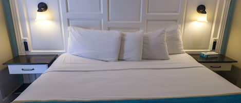 Standard Room, 1 King Bed, Private | Free WiFi, bed sheets