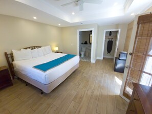 Standard Room, 1 King Bed, Private - Seashell Motel (Key West)