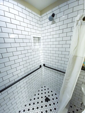 Free WiFi, bed sheets - Seashell Motel (Key West)