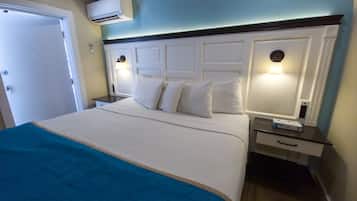 Standard Room, 1 King Bed, Private | Premium bedding, free WiFi, bed sheets