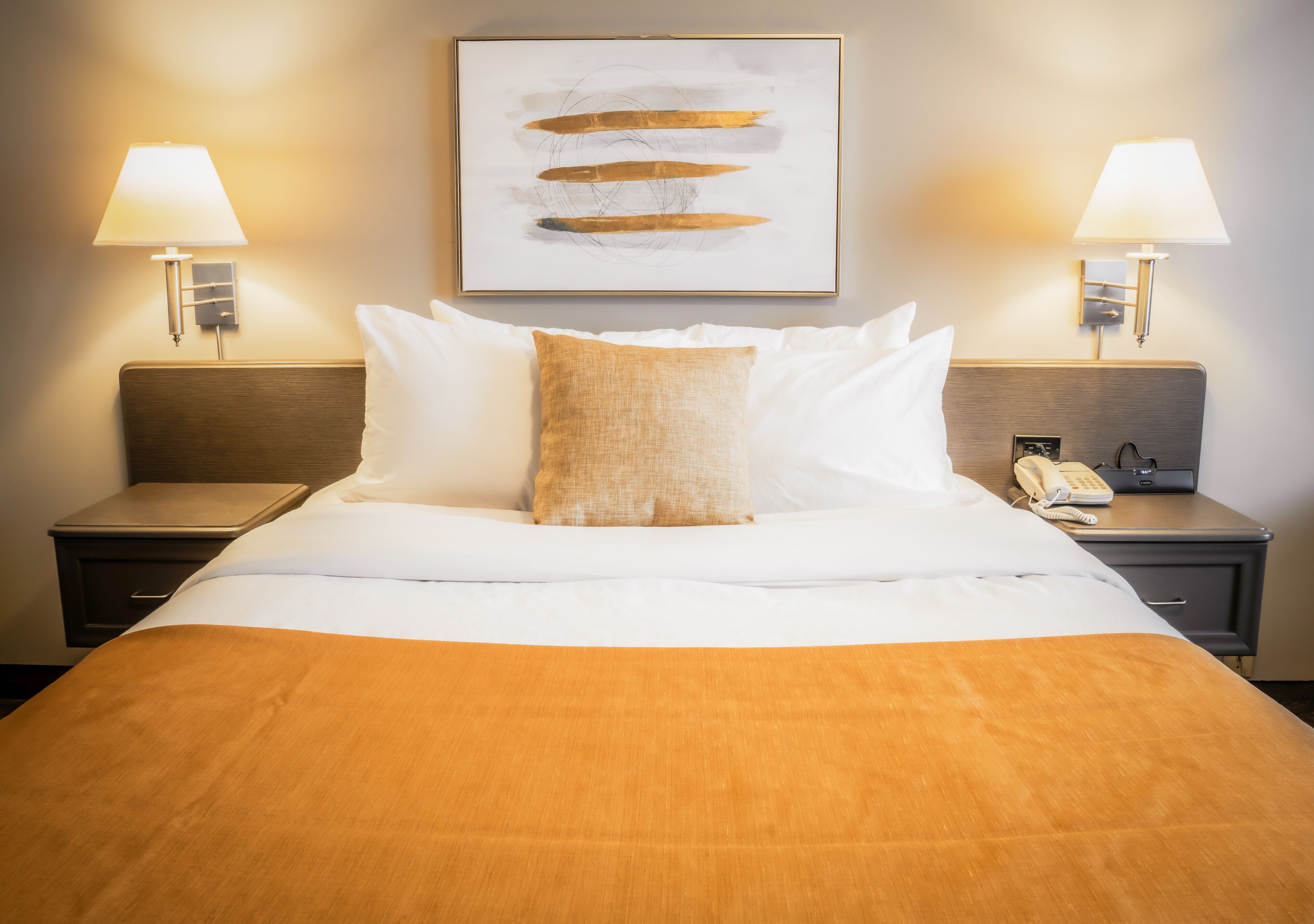 classic room, 1 queen bed | 1 bedroom, pillow-top beds, desk, soundproofing