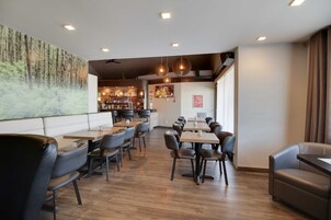 Desayuno buffet todos los días (con cargo)