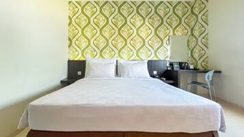 Deluxe Double Room | Desk, free WiFi, bed sheets