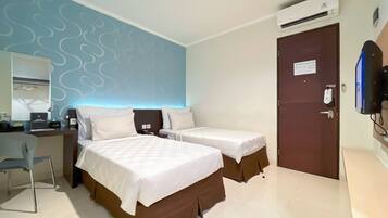 Deluxe Twin Room | Desk, free WiFi, bed sheets