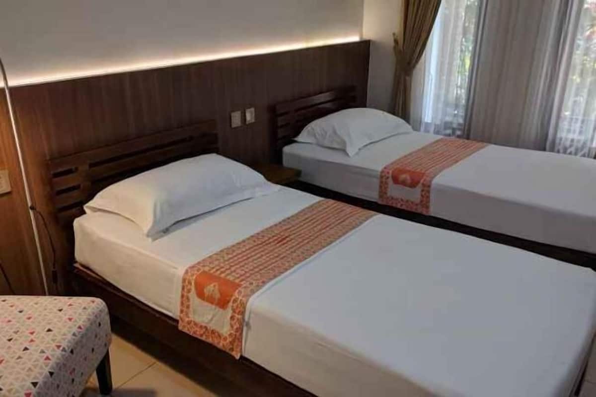1 bedroom, desk, iron/ironing board, bed sheets