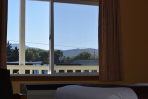 Deluxe Room, 2 Queen Beds, Non Smoking - The Royal Victorian Motel (Port Angeles)