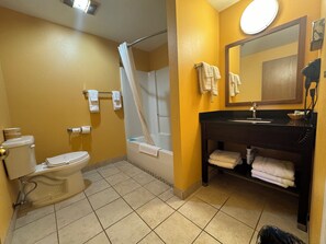Deluxe Room, 2 Queen Beds, Non Smoking | Bathroom - The Royal Victorian Motel (Port Angeles)